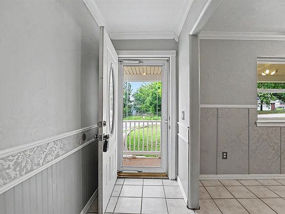 3rd image of 16029 SE 28th St