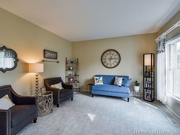 4th image of 38W294 Berquist Dr