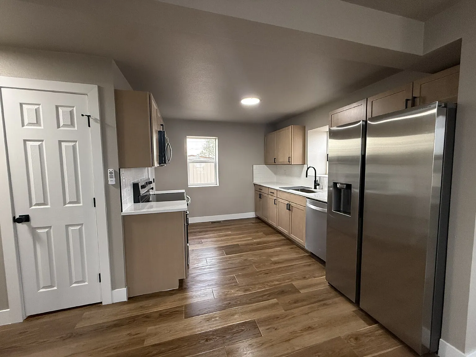 3 bed, 2.0 bath, 1440 sqft, $1,900 — Photo 3