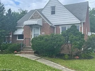 250 E 264th St photo 1