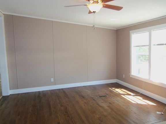 3rd image of 128 W Bayou Forest Dr
