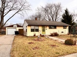 1400 Macarthur Dr, Janesville, WI 53548