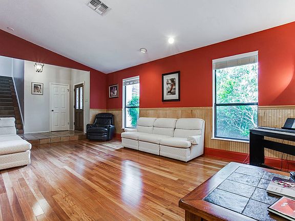 5th image of 19714 Encino Knoll St