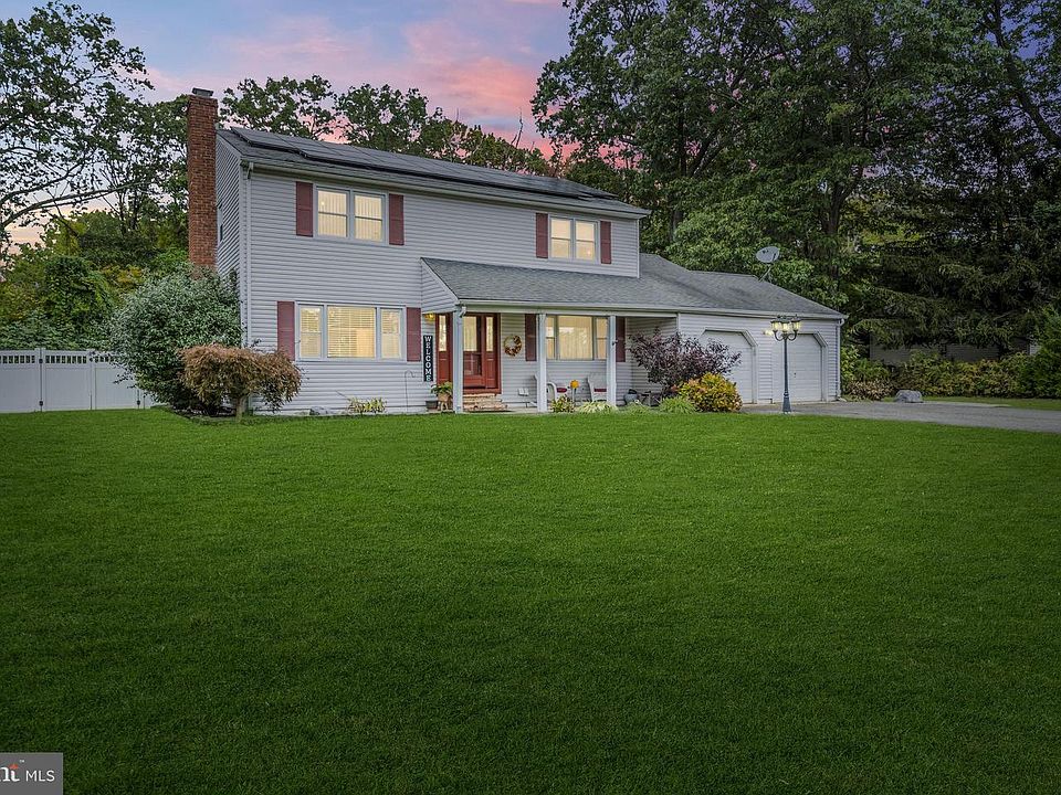 1st image of 718 Arrow Dr