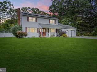 718 Arrow Dr, Toms River, NJ 08753