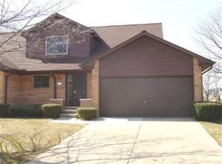 3944 Old Creek Rd, Troy, MI 48084