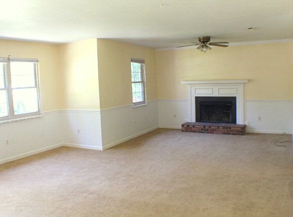 4th image of 2397 Basswood Dr