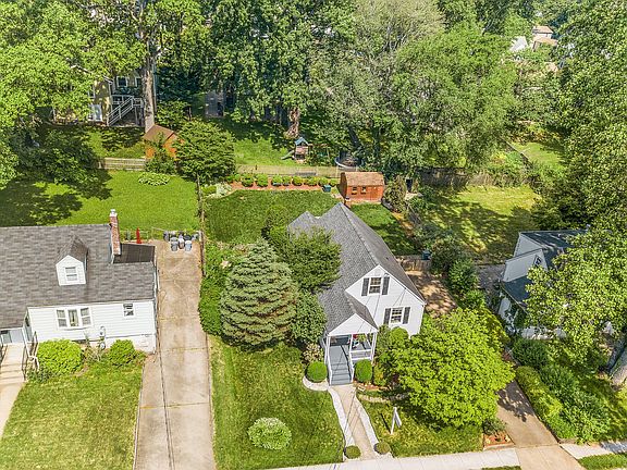 5th image of 4036 Woodland Dr