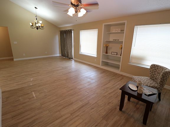 4th image of 1806 Frank Sinatra Pl