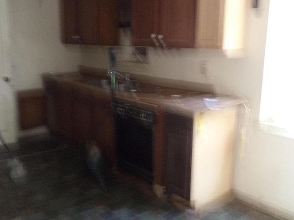 3rd image of 229 Lowell Rd