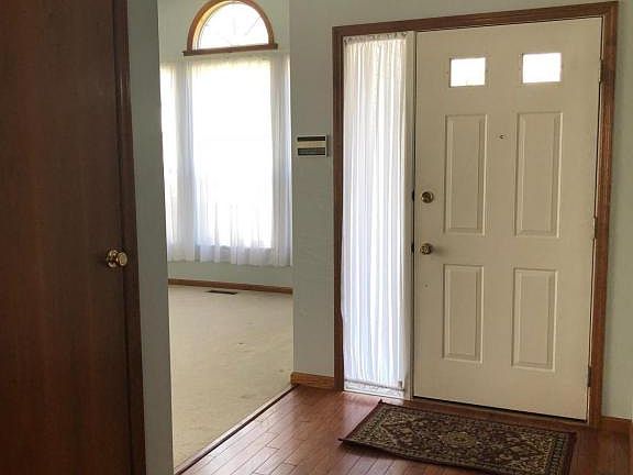 5th image of 3303 Grovepark Dr