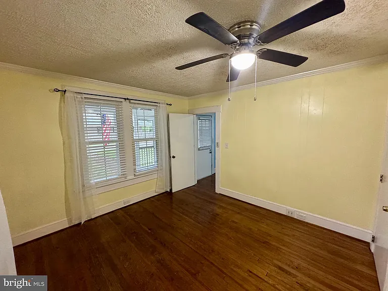 219 Longfellow Ave — Photo 15