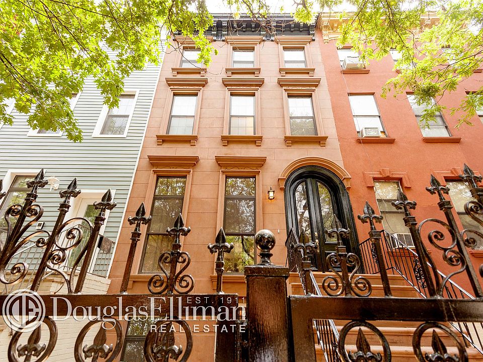 1st image of 358 Gates Ave APT 2