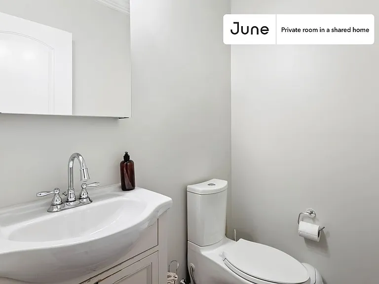 490 Washington St #A — Photo 11