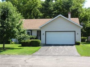 1015 Wheatstone Dr, Mishawaka, IN 46544