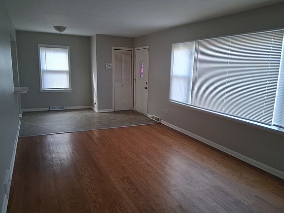3rd image of 17333 Roy St
