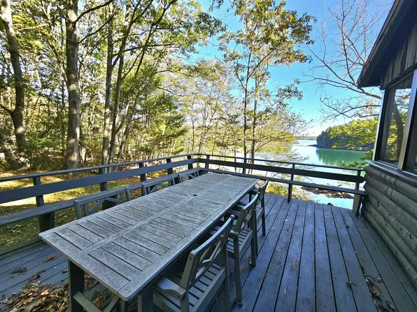 14 Wolf Road, Boothbay, ME 04537