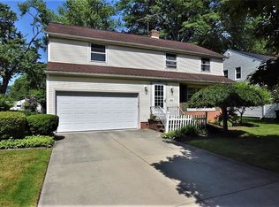 1236 Ford Rd, Lyndhurst, OH 44124