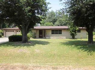 3230 Canal Ave, Groves, TX 77619