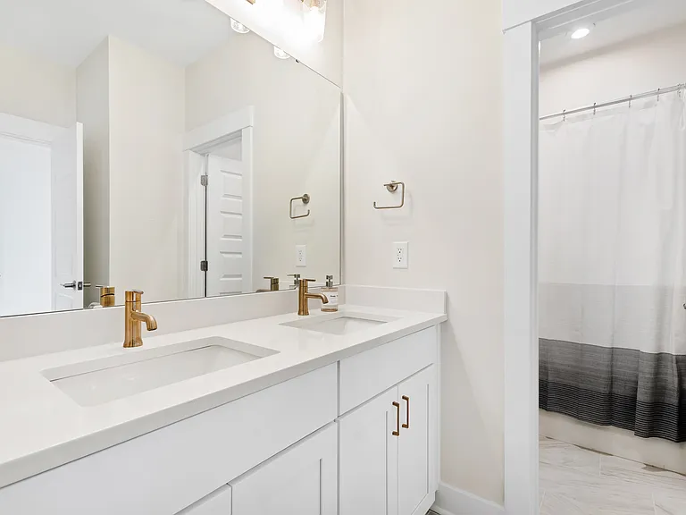 451 Wendover Pkwy — Photo 33