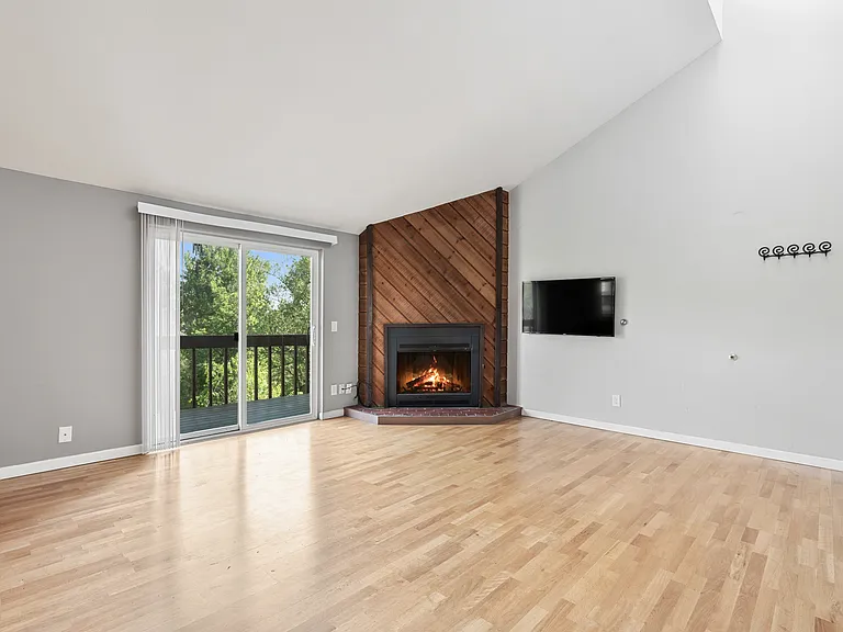2879 Shadow Creek Dr #305-B — Photo 3