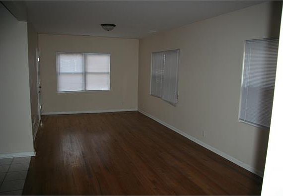 Building Photo 3