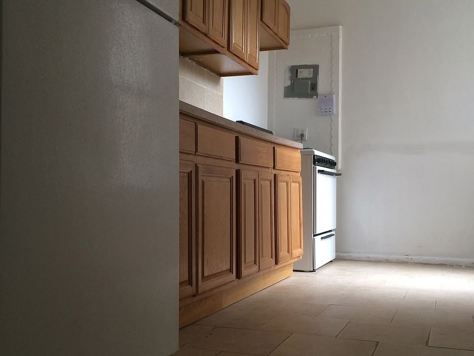 2nd image of 506 Tinton Ave APT 14S