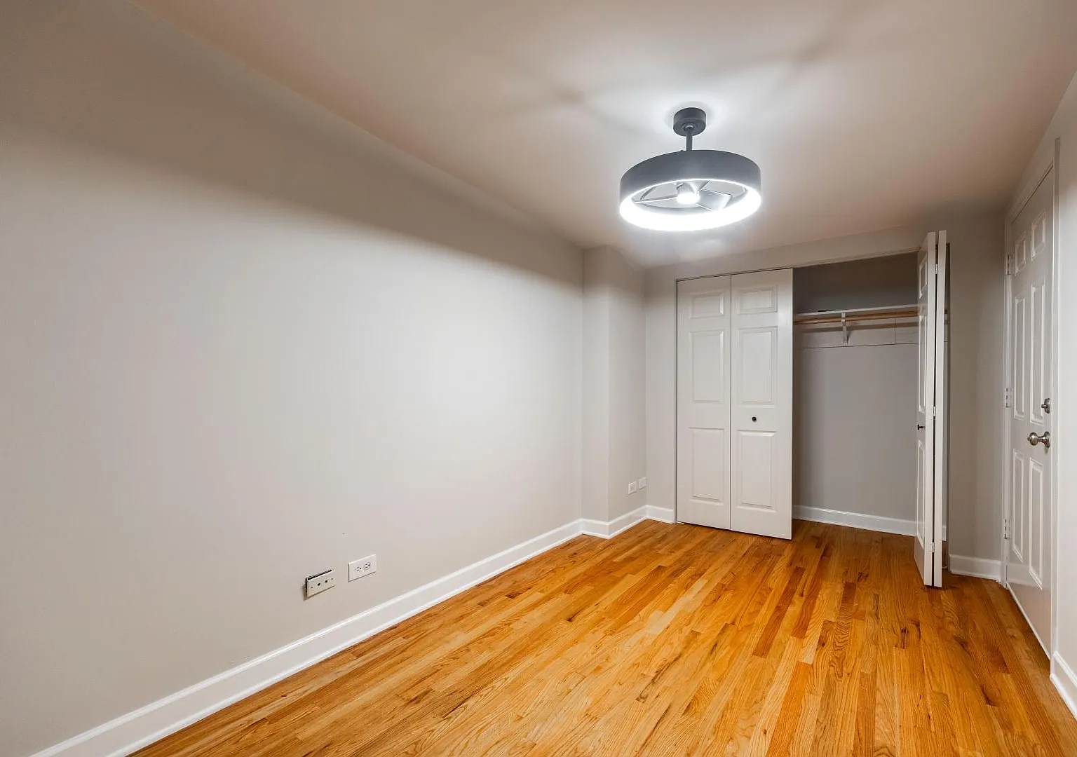 3 bed, 1300 sqft, $3,500 — Photo 1