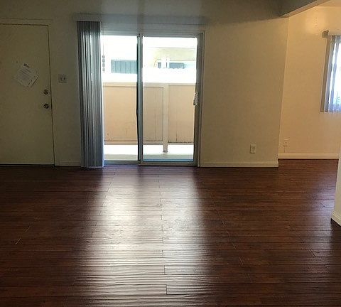 2nd image of 633 S Walnut St #3