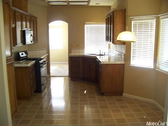 2nd image of 6011 Belfield Cir