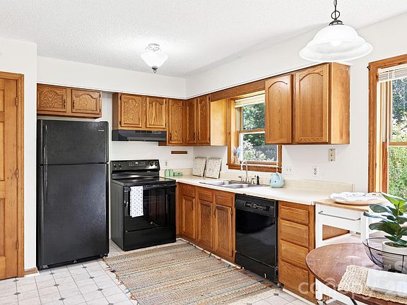 3rd image of 5 Johns St