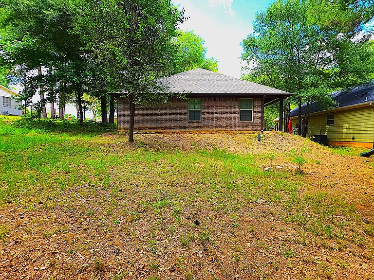 1424 Dogwood St — Photo 32