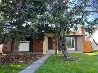 2727 Cedar Ridge Dr SW, Calgary, AB T2W1X5