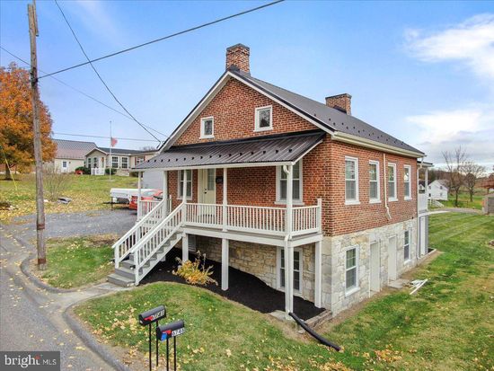 6748 Shoestring Hill Rd, Waynesboro, PA 17268