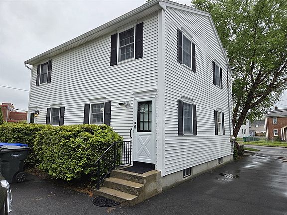4th image of 1451-1453 Carew St
