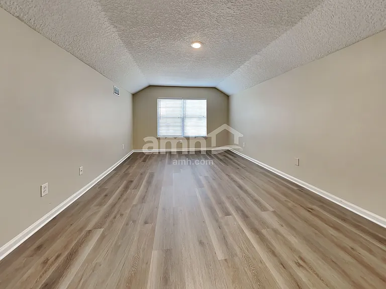 947 Silver Spring Ct — Photo 9