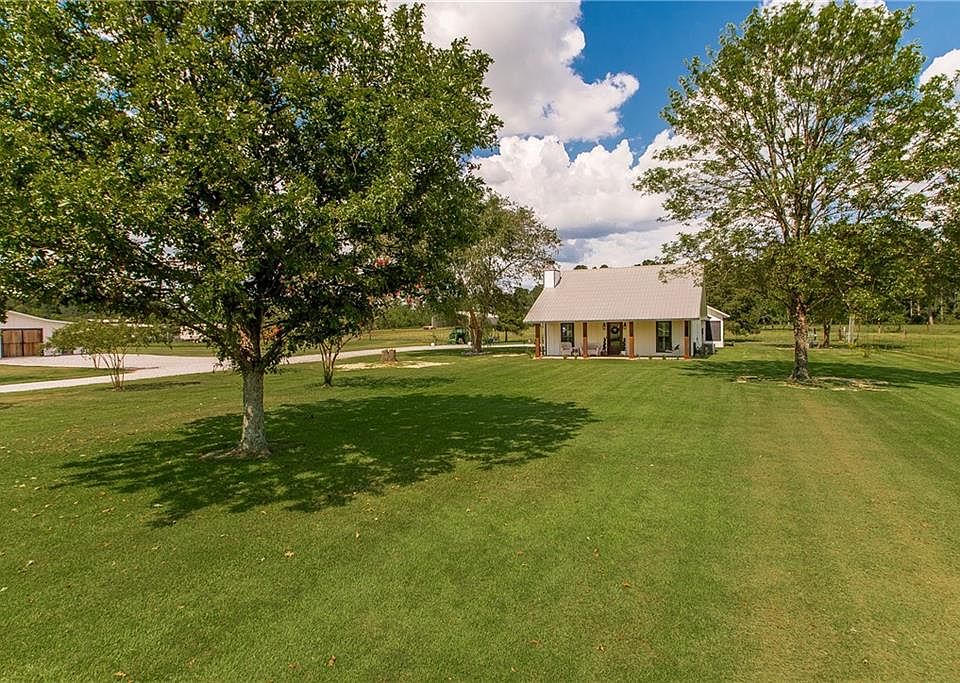 1st image of 37110 Weiss Rd