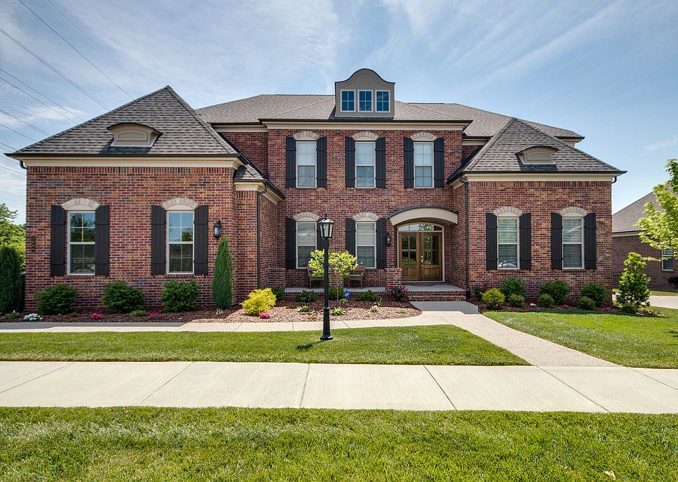 1st image of 1604 Twin Square Way
