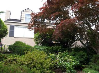 5075 Ivanhoe Pl NE, Seattle, WA 98105