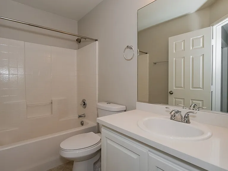 530 Eresma St — Photo 12