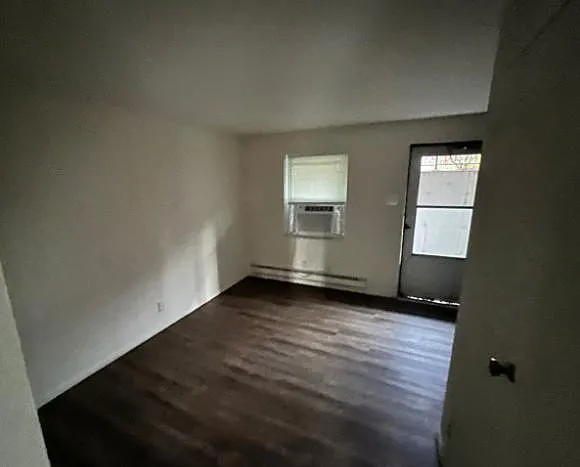 3 bed, 2125 sqft, $1,000 — Photo 3