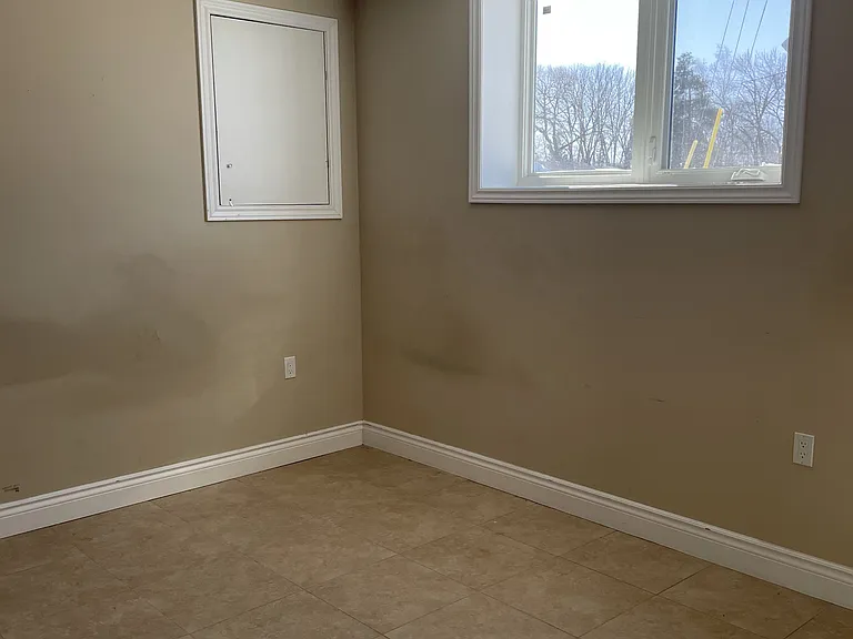 179B The Queensway S — Photo 24