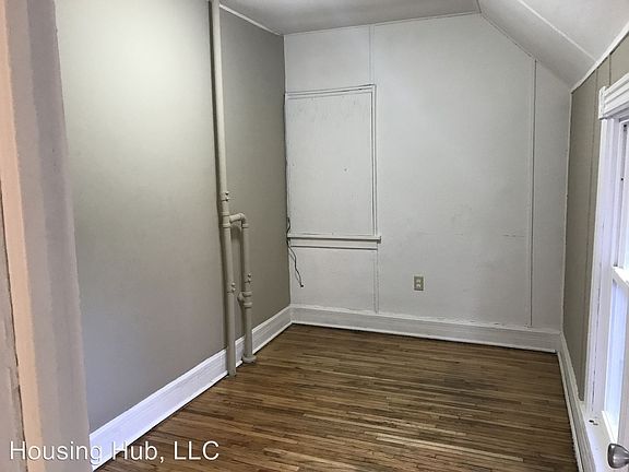 5th image of 909 Margaret St