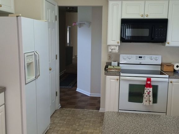 3rd image of 273 English Lakes Blvd