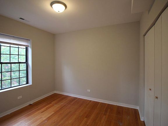 5th image of 3100-10 W Sunnyside Ave