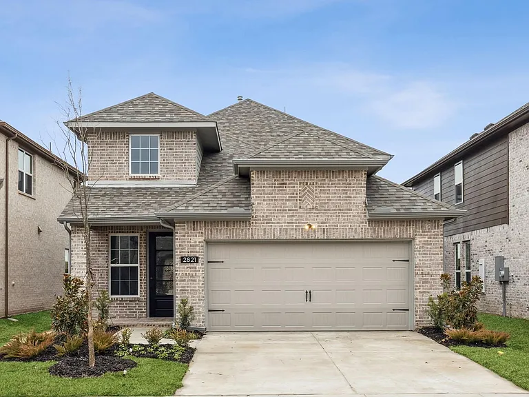 2821 Woodland Ct — Photo 1