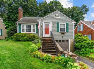 13 Welcome Rd, Smithfield, RI 02917