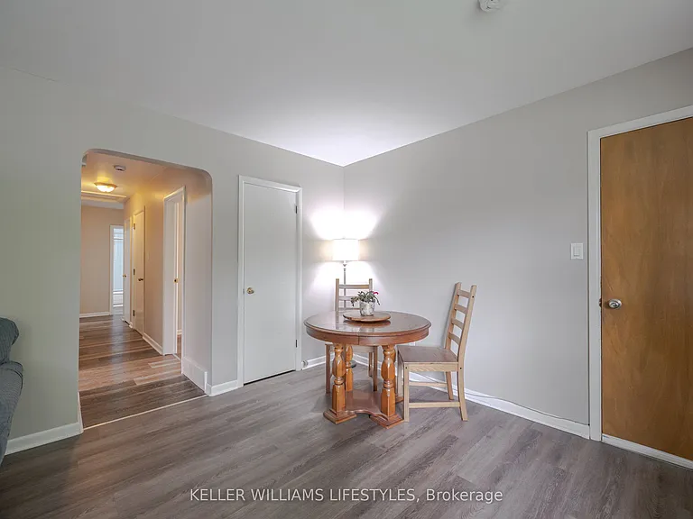 84 Wilson Ave #UPPER SE — Photo 12