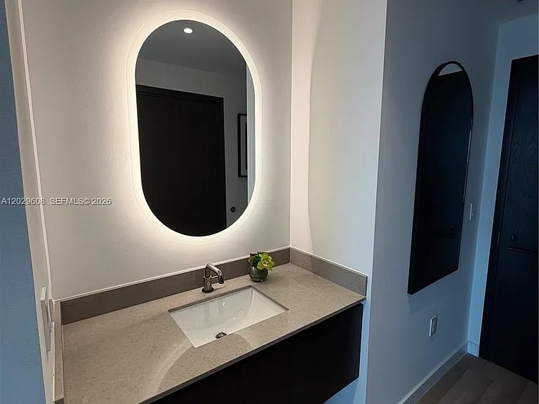 20 NE 11th St #3306B — Photo 9