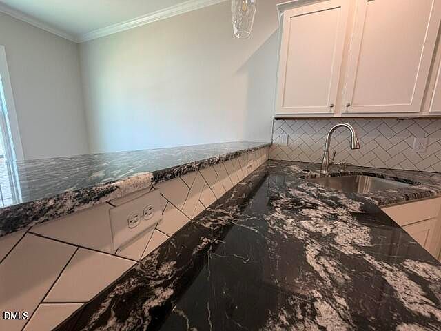 1st image of 220 Seahawk Way